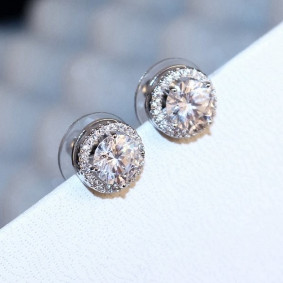 NEW GOLD PLATED ROUND DIAMOND HALO STUD EARRINGS - Picture 3 of 6